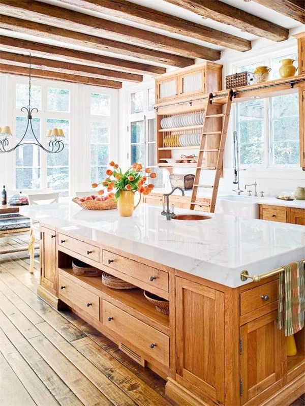 plan-de-travail-en-marbre-blanc-dans-une-cuisine-rustique