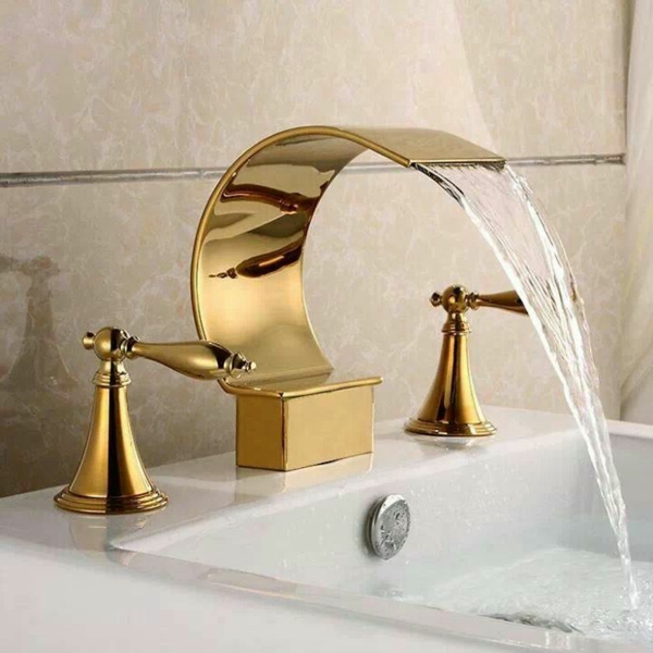 robinet-cascade-doré-design-ondulant