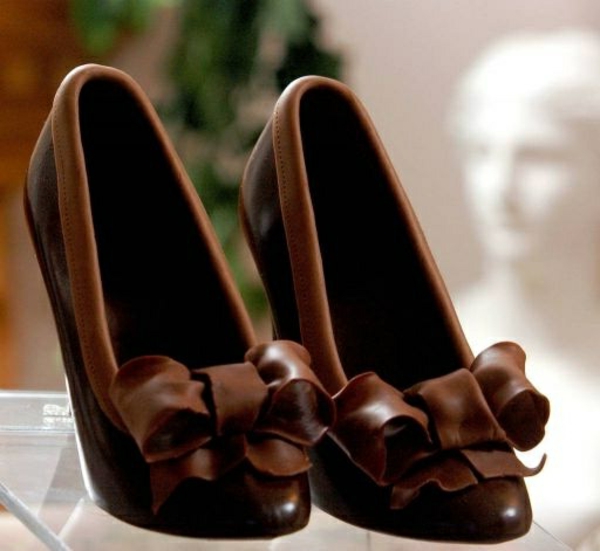 sculpture-en-chocolat-chaussures-à-talons-hauts