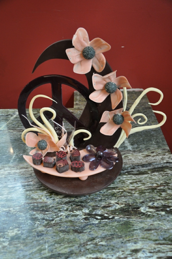 sculpture-en-chocolat-composition-avec-du-chocolat