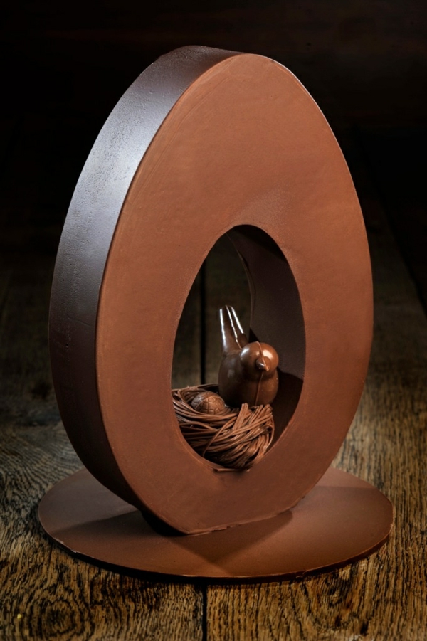 sculpture-en-chocolat-figure-stylée-de-chocolat