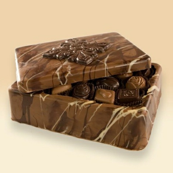sculpture-en-chocolat-une-boîte-de-chocolat