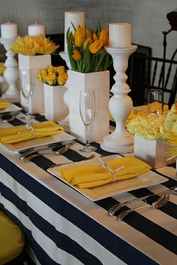 set-de-table-élégant-nappe-blanc-noir-aux-rayures-serviette-de-table-en-tissu-jaune
