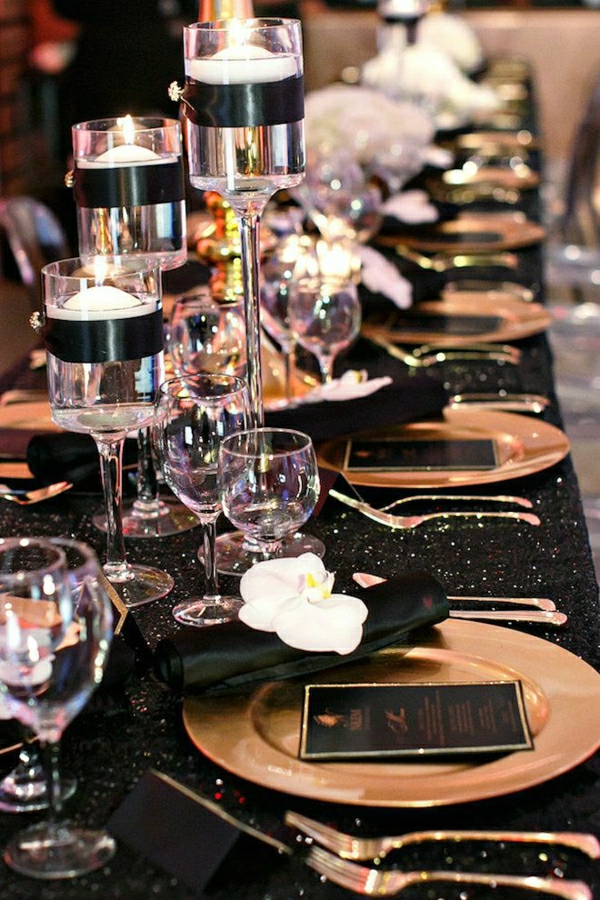 set-de-table-élégant-occasion-mariage-fete-serviette-noir-élégant