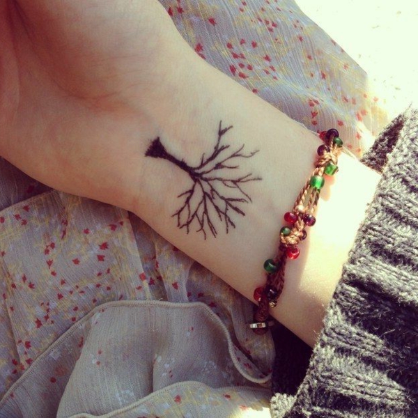 tatouage-aine-hene-idée-créative-arbre