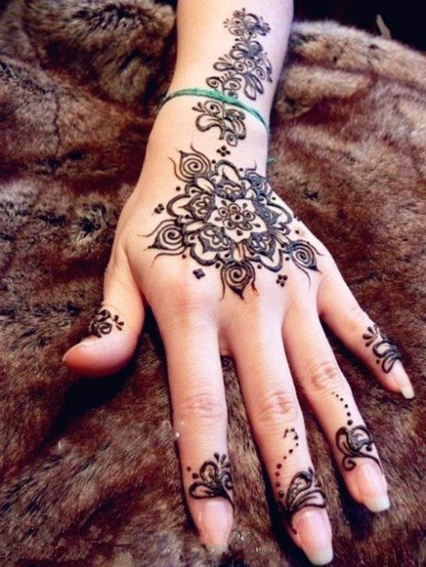 tatouage-henné-idees-creatives-jolie-main