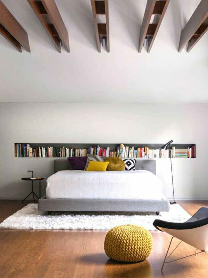 1-chambre-a-coucher-moderne-avec-descente-de-lit-blanc-bibliothèque-murale-etagere-murale