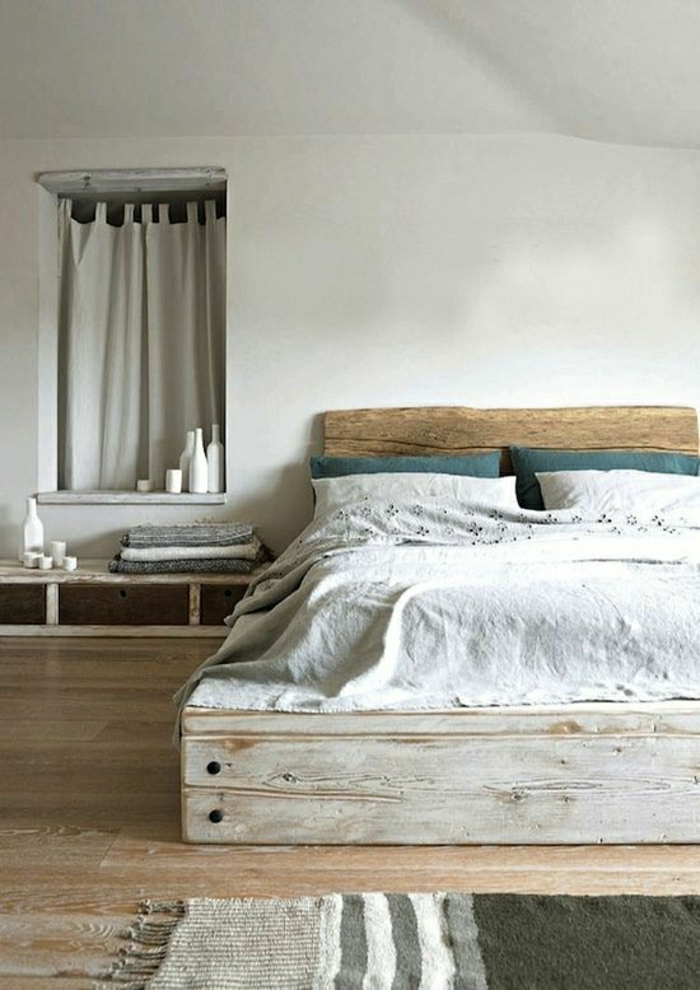 1-chambre-de-style-rustiques-lit-en-bois-massif-tapis-a-rayures-blanc-beige-gris