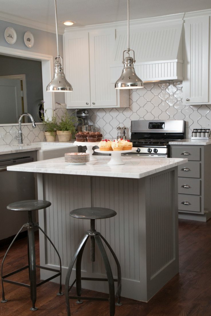 1-cuisine-grise-mur-blanc-meuble-en-bois-cuisice-cdiscount-idée-couleur-cuisine-grise