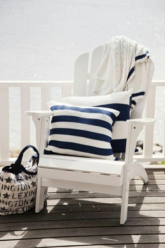 1-décoration-marine-idée-originale-de-style-marin-chaise-pour-la-terrasse-marine-décoration-marine