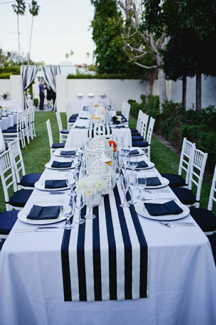 1-décoration-marine-idée-originale-de-style-marin-pour-la-table-de-style-marin-blanc-bleu