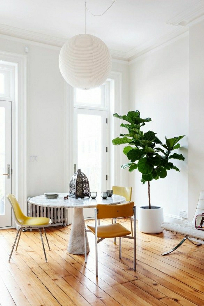 1-en-marbre-blanc-table-de-salle-de-séjour-sol-en-parquet-mur-blanc-lustre-blanc