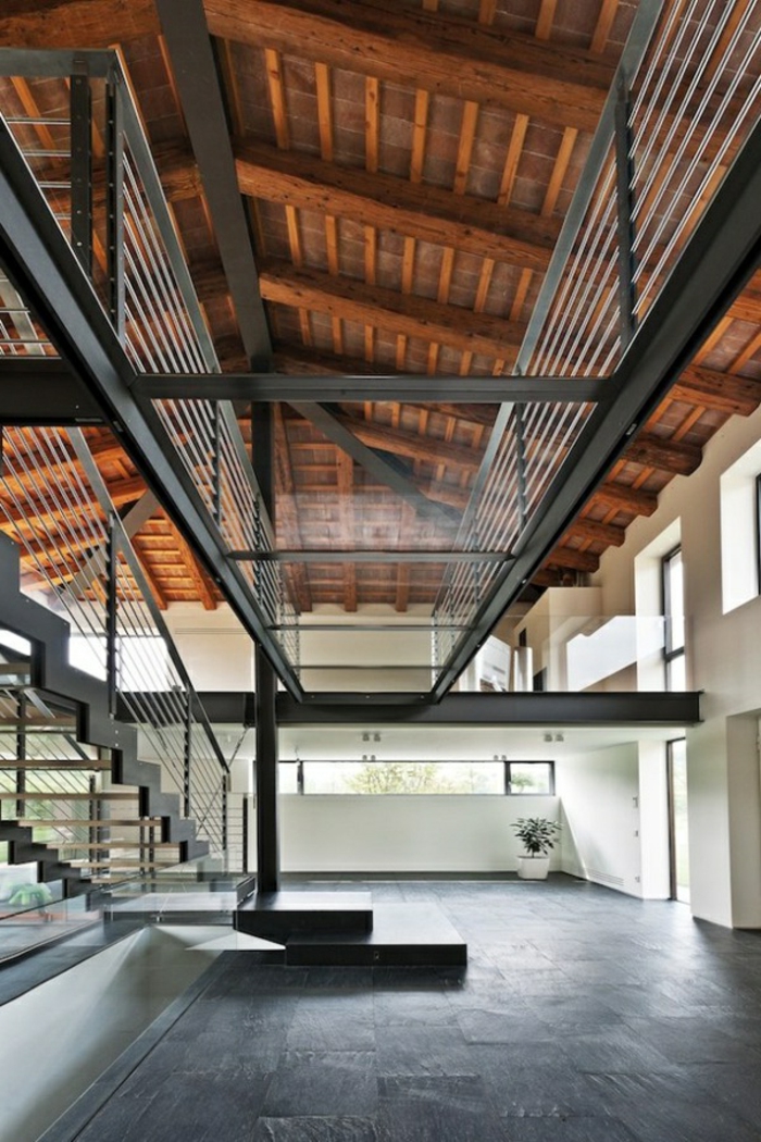 1-escalier-en-verre-plancher-en-verre-transparente-idée-insolite-moderne-maison