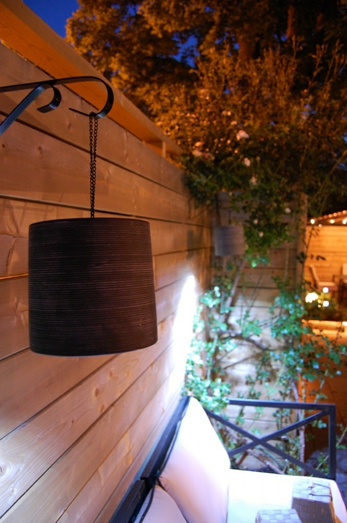 1-lampe-pour-votre-cour-moderne-canapé-luminaire-exterieur-eclairage-exterieur-solaire