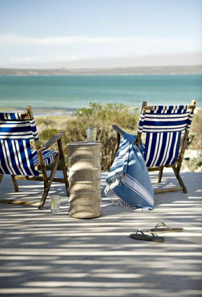 1-les-chaises-pliantes-de-style-marine-pour-la-plage-deco-mer-meuble-mer