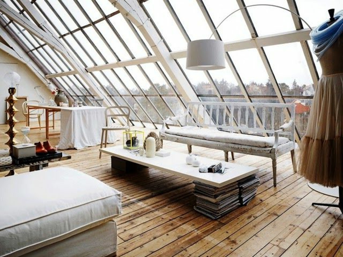 Appartement-romantique-toit-fenêtres-beaucoup