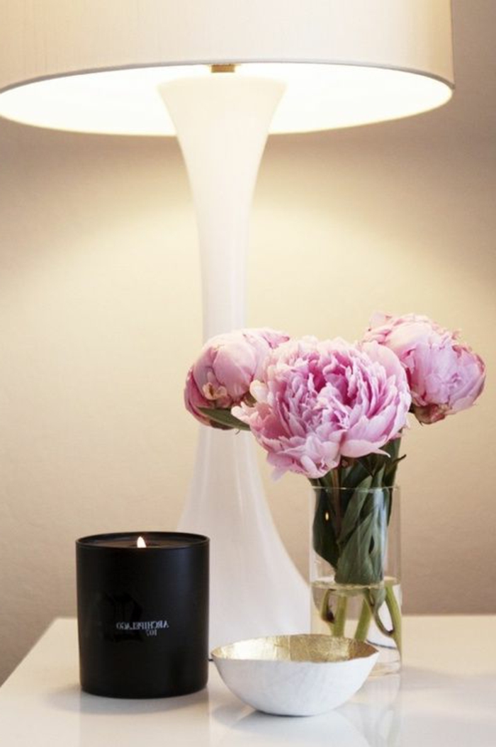 bouquet-de-pivoine-idées-décoration-table-de-chevet