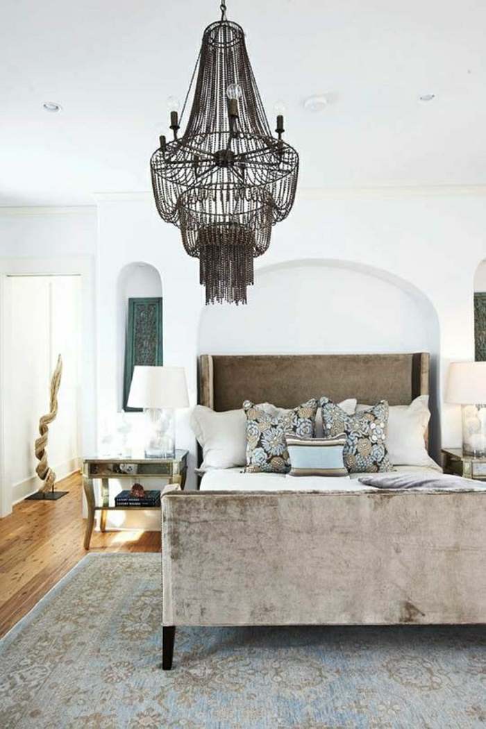 chambre-de-style-baroque-luxe-tapis-de-chambre-vintage-mur-blanc-plafond-blanc