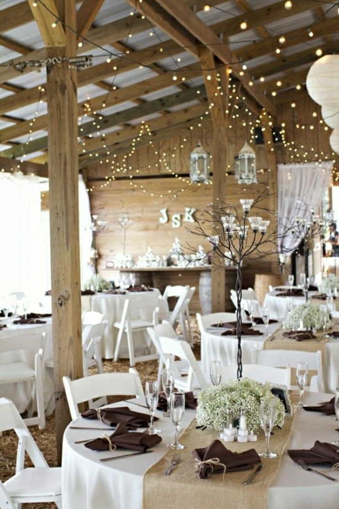 chemin-de-table-mariage-idée-nappe-de-mariage-blanche-décoration-table-beige