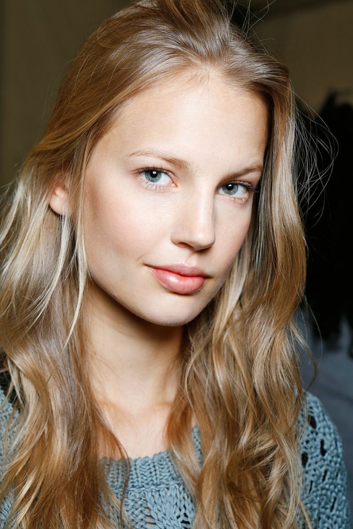 La couleur blond foncé parfait pour cette été et automne 