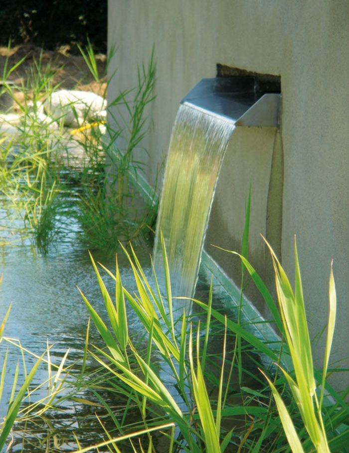 piscine-biologique-et-cascade-murale