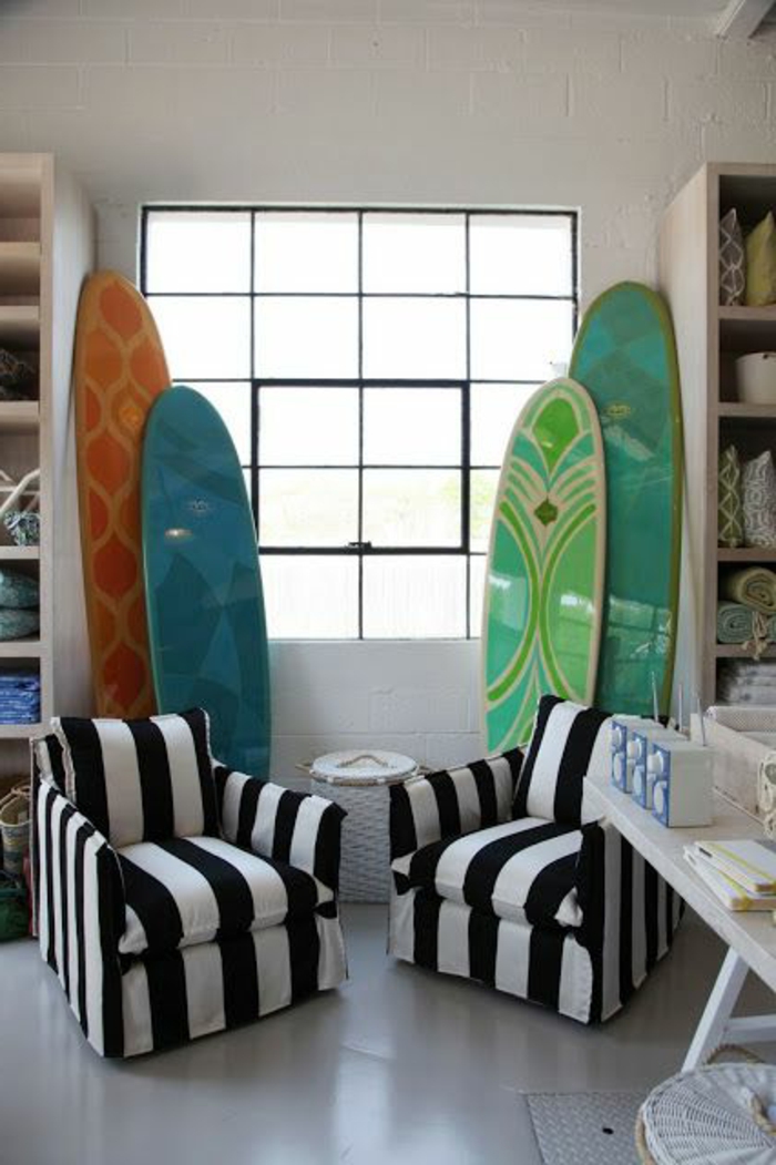 planche-de-surf-deux-fauteuils-zébrés