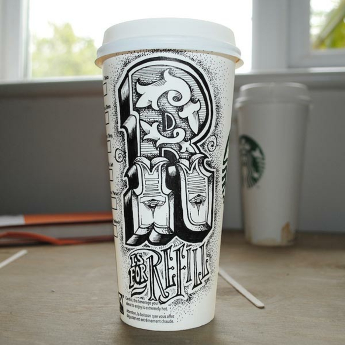 porte-gobelet-starbucks-art-sur-cup-carton-peinture-noir-et-blanc