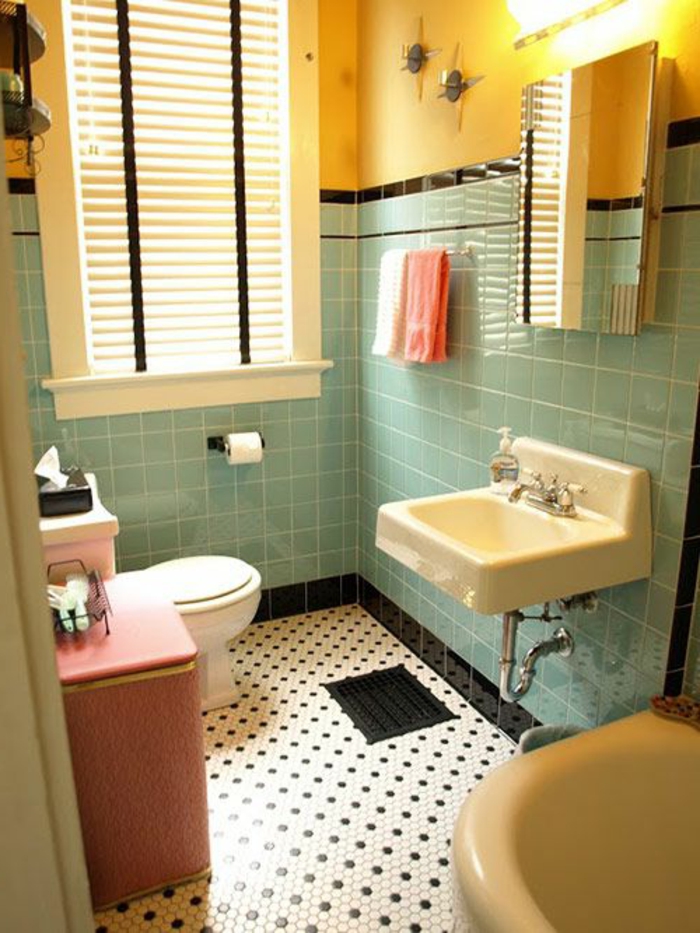 salle-de-bain-rétro-carrelage-rétro-murs-colorés-carrelage-en-mosaique-lumière