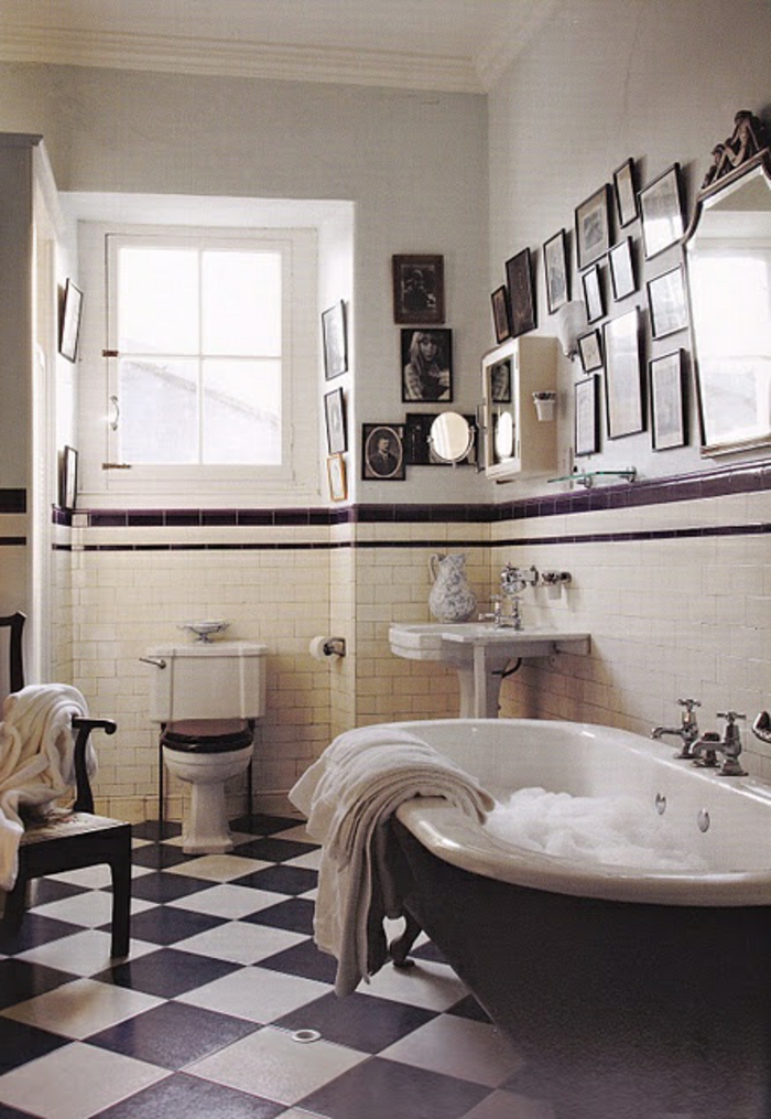 salle-de-bain-rétro-icarrelage-blanc-noir-décoration-murale-dans-la-salle-de-bains