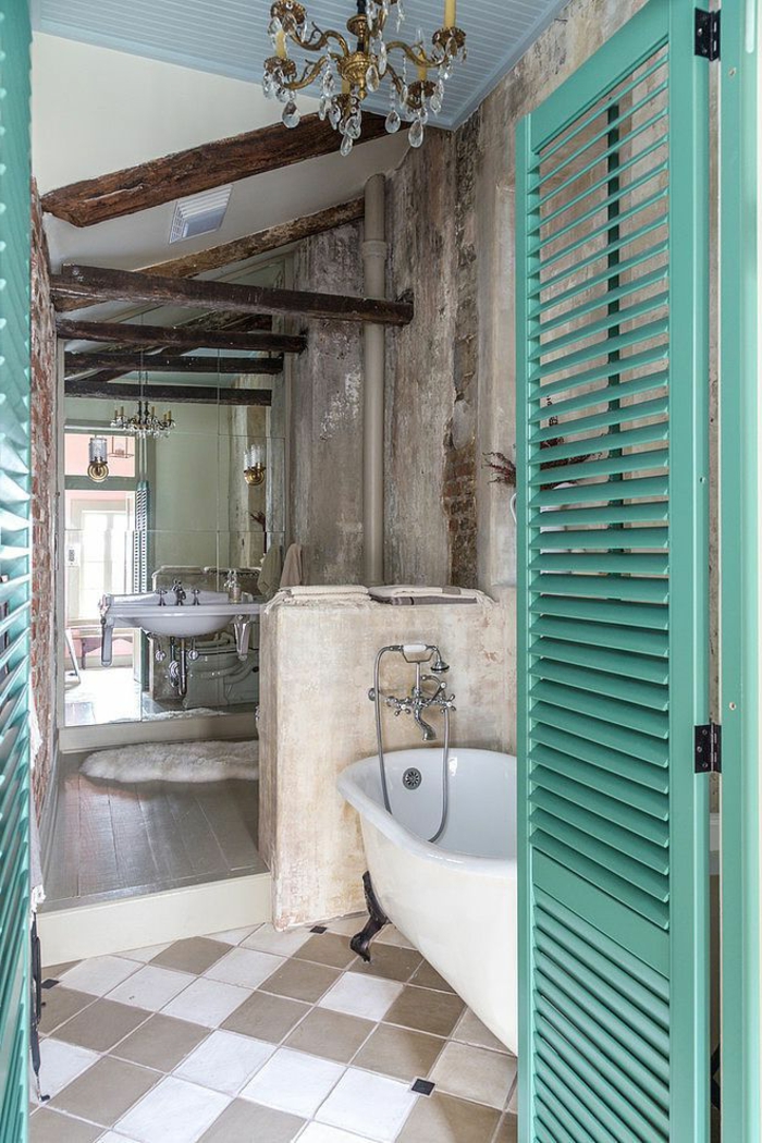 salle-de-bain-rétro-porte-en-bois-bleu-baignoire-blanc-salle-de-bain-couleur-taupe