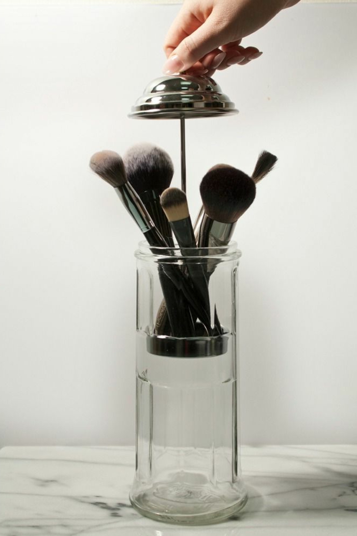 set-de-pinceaux-maquillage-idée-créative-garder-boite