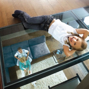 Transformez votre maison avec le plancher en verre!