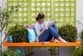 Faites de votre banc de jardin un objet aussi pratique que décoratif! Idées en 50 photos!