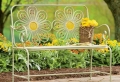 Faites de votre banc de jardin un objet aussi pratique que décoratif! Idées en 50 photos!