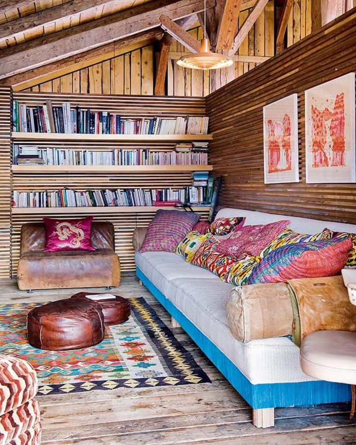 1-chalet-en-bois-habitable-chambre-coloré-salon-en-bois-massif-de-style-rustique-tapis-coloré