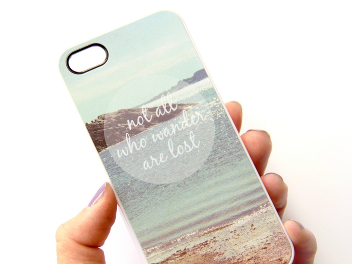 Idée-créative-pour-le-coque-iphone-not-all-who-wander-are-lost