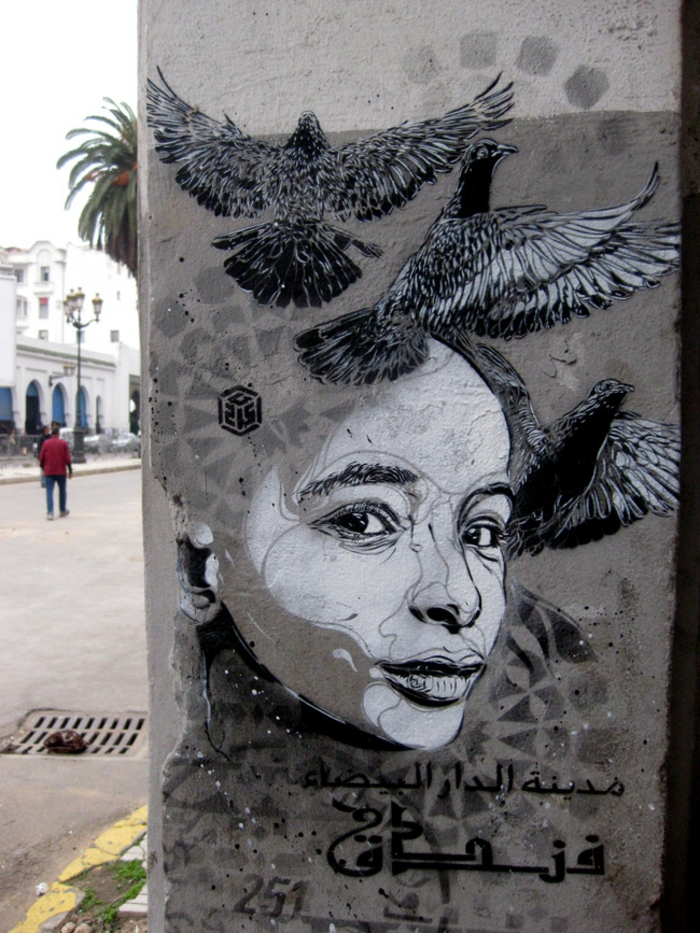 Street-art-paris-artiste-célébre-graffiti-femme-oiseaux