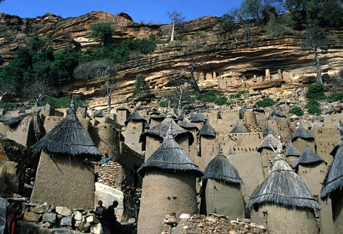 architecture-vernaculaire-village-incroyble-type-vernaculaire