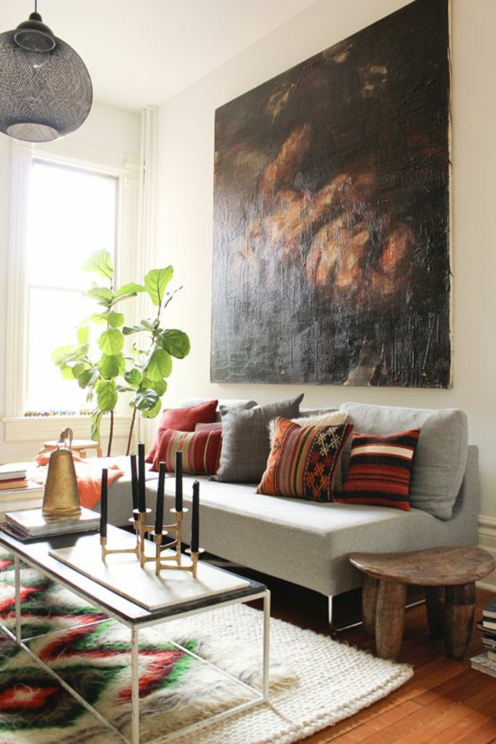 art-abstrait-sofa-avec-coussins-décoration-avec-tapis