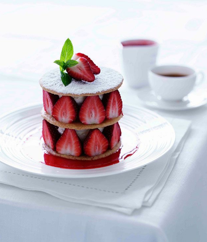 assiette-de-présentation-petite-tarte-aux-fraises