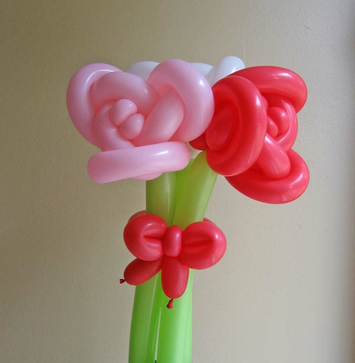 ballon-sculpture-facile-à-faire-vous-mêmes-fleur-roses