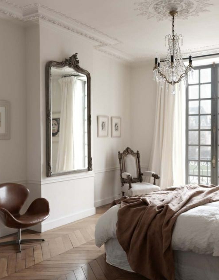 decoration-chambre-idée-déco-chambre-adulte-vintage-lustre-baroque