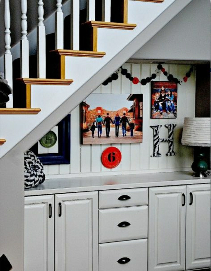 etagère-escalier-meubles-sous-escalier-escalier-tiroir-meuble-bureau-blanc