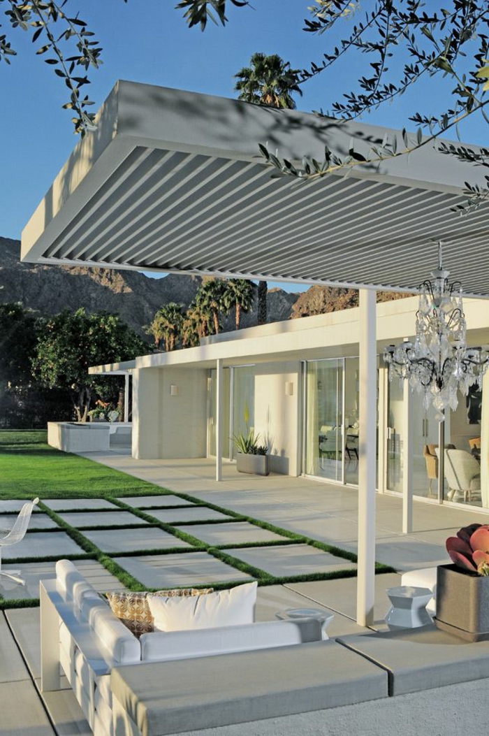 extérieur-moderne-jardin-maison-de-luxe-jardin-avec-gazon-synthétique-faux-gazon