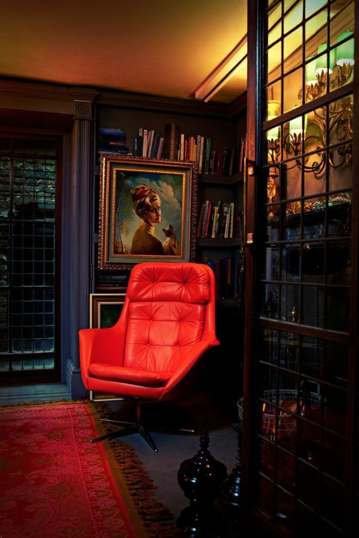 fauteuil-de-couleur-carmin-maison-moderne-idée-pour-coloré-l-intérieur