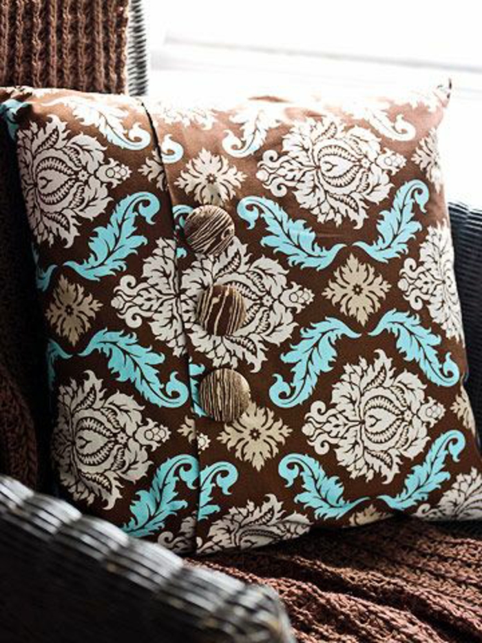 housse-de-coussin-baroque-florale