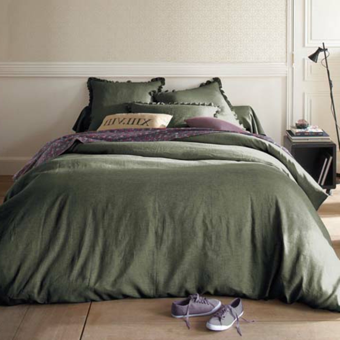 linge-de-lit-en-lin-décoration-moderne-pour-la-chambre-à-coucher