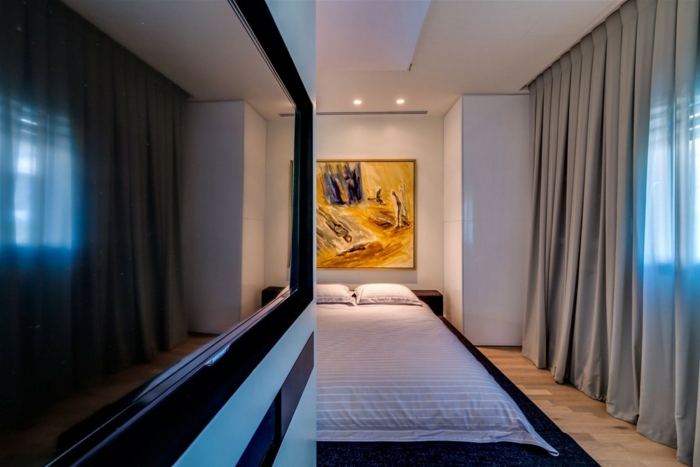 rideau-ocultant-gris-dans-la-chambre-à-coucher-moderne-peinture-murale-dans-la-chambre-à-couche