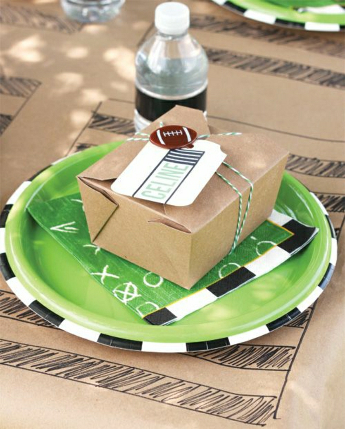 set-de-table-jetable-de-couleur-beige-vert-plate-en-papier-coloré-nappe-en-papier