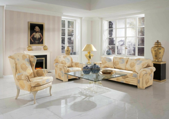 table-carrée-appartement-sophistiqué-en-beige-et-blanc